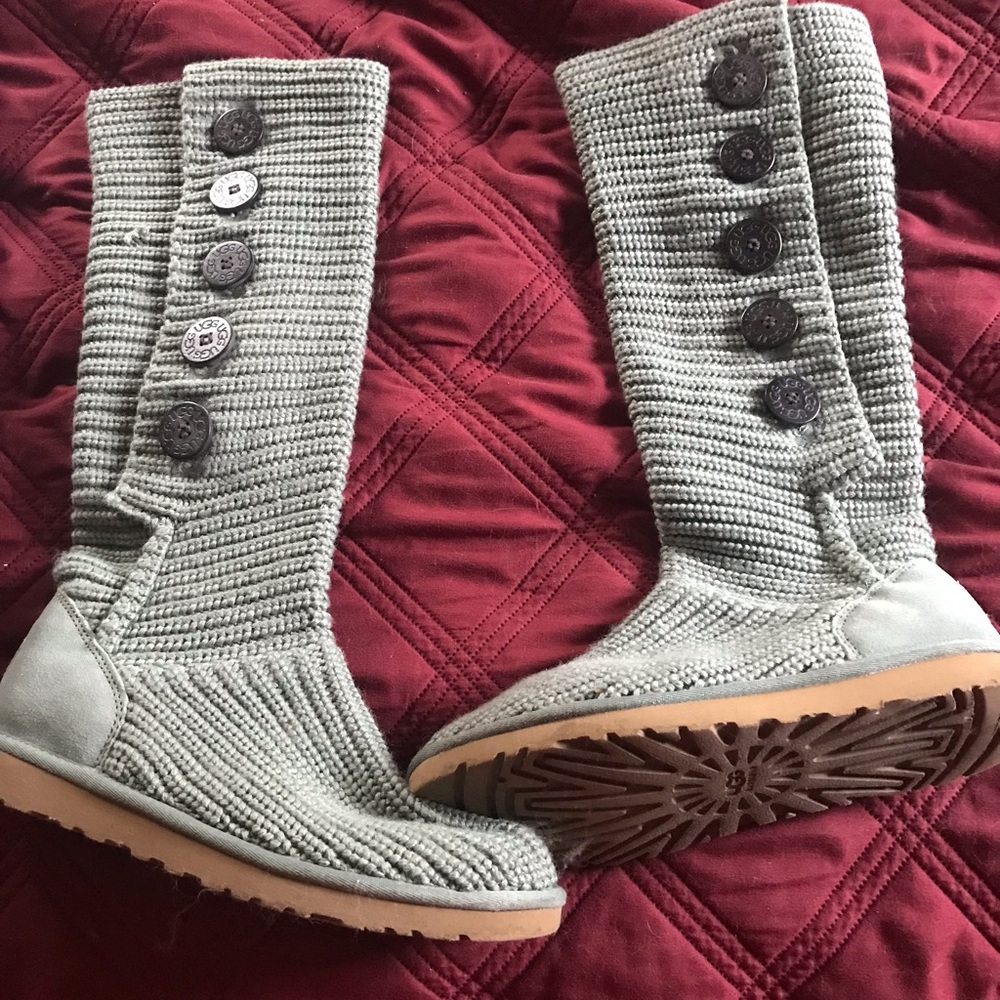 Like New Has Two Tiny Pulls On One Boot Ugg’s - image 1